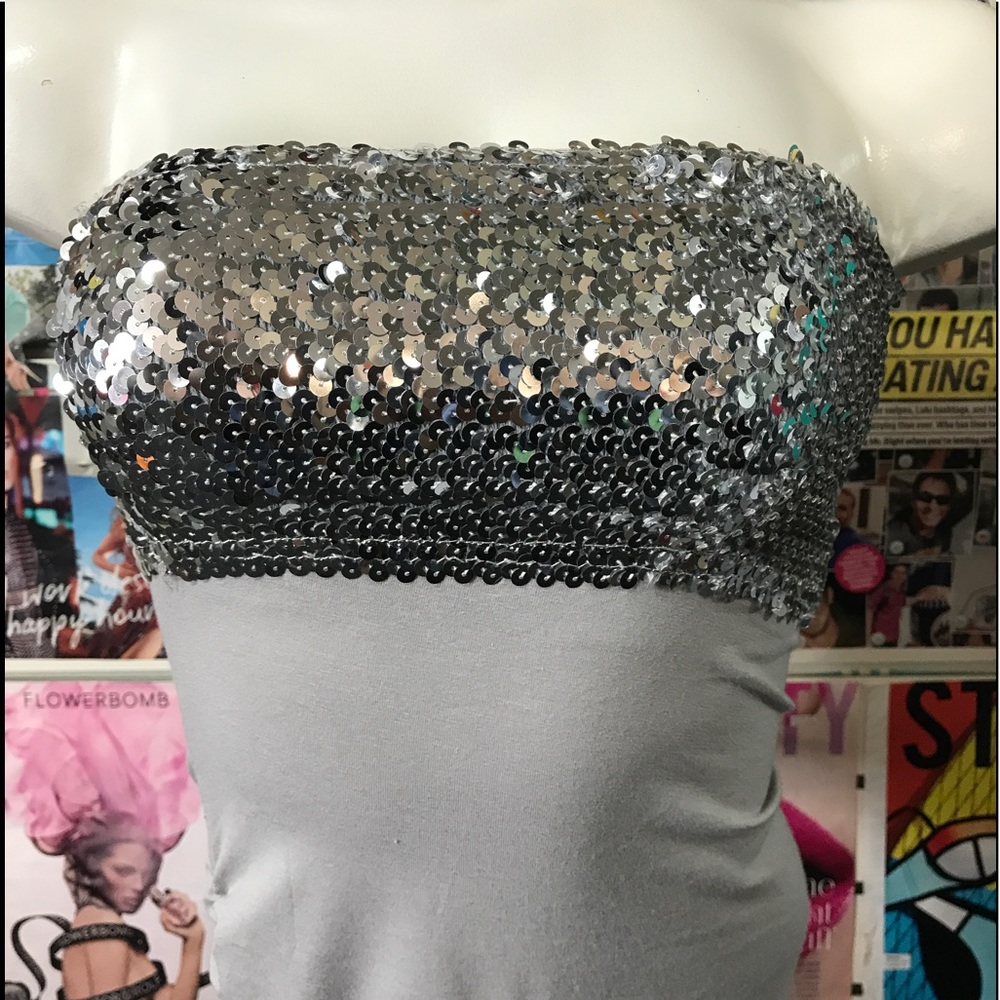 3/$25 Bebe Sequins Strapless Grey Top 🌵 - Picture 2 of 4